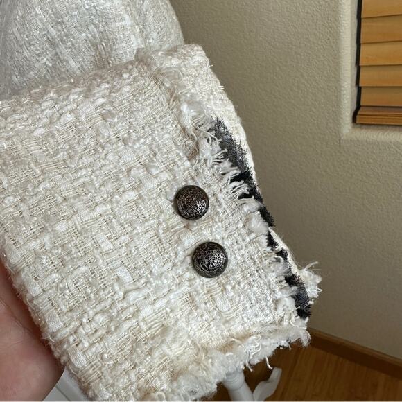 NWOT Zara White Tweed Black Bow Button Jacket Blazer. Blogger Fave. - Picture 12 of 15